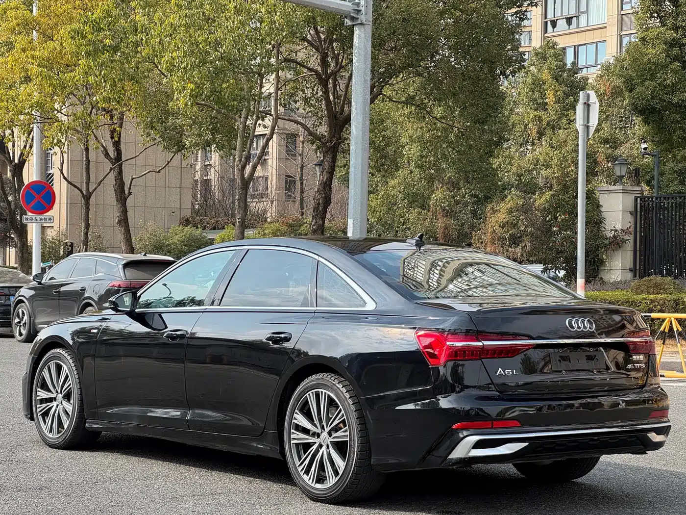 Audi A6L 2024 45 TFSI Premium Dynamic фото 6