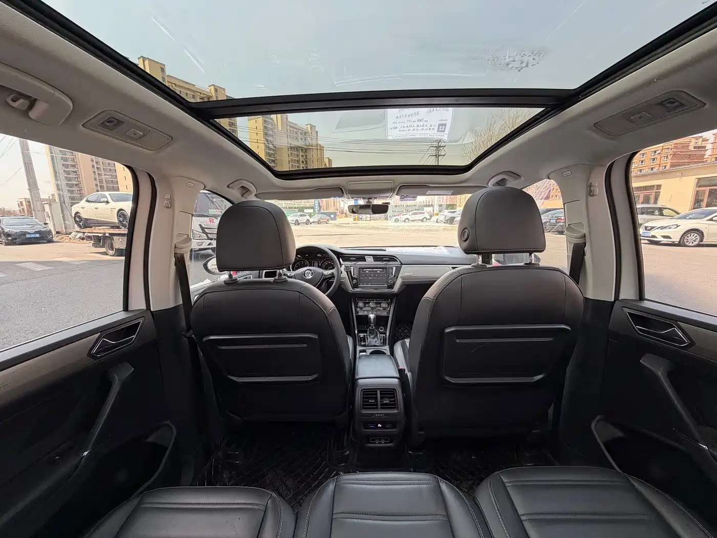 Volkswagen Touran 2018 Touran L 280TSI DSG Frontier Edition 7-Seater China V фото 9
