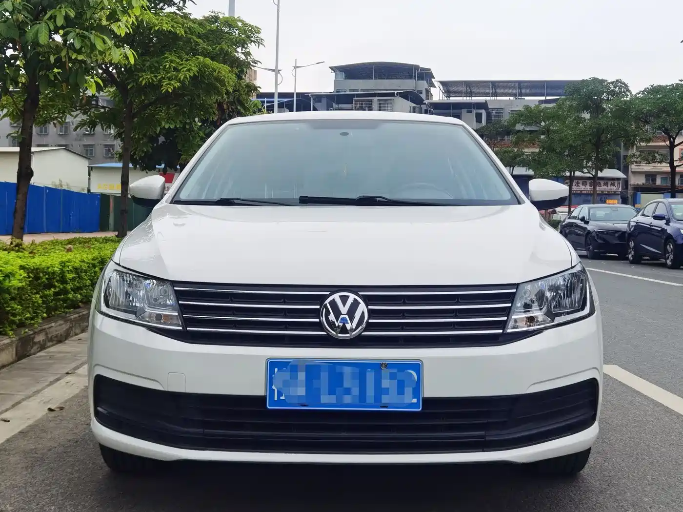 Volkswagen Lavida 2017 1.6L Automatic Comfort Edition фото 2