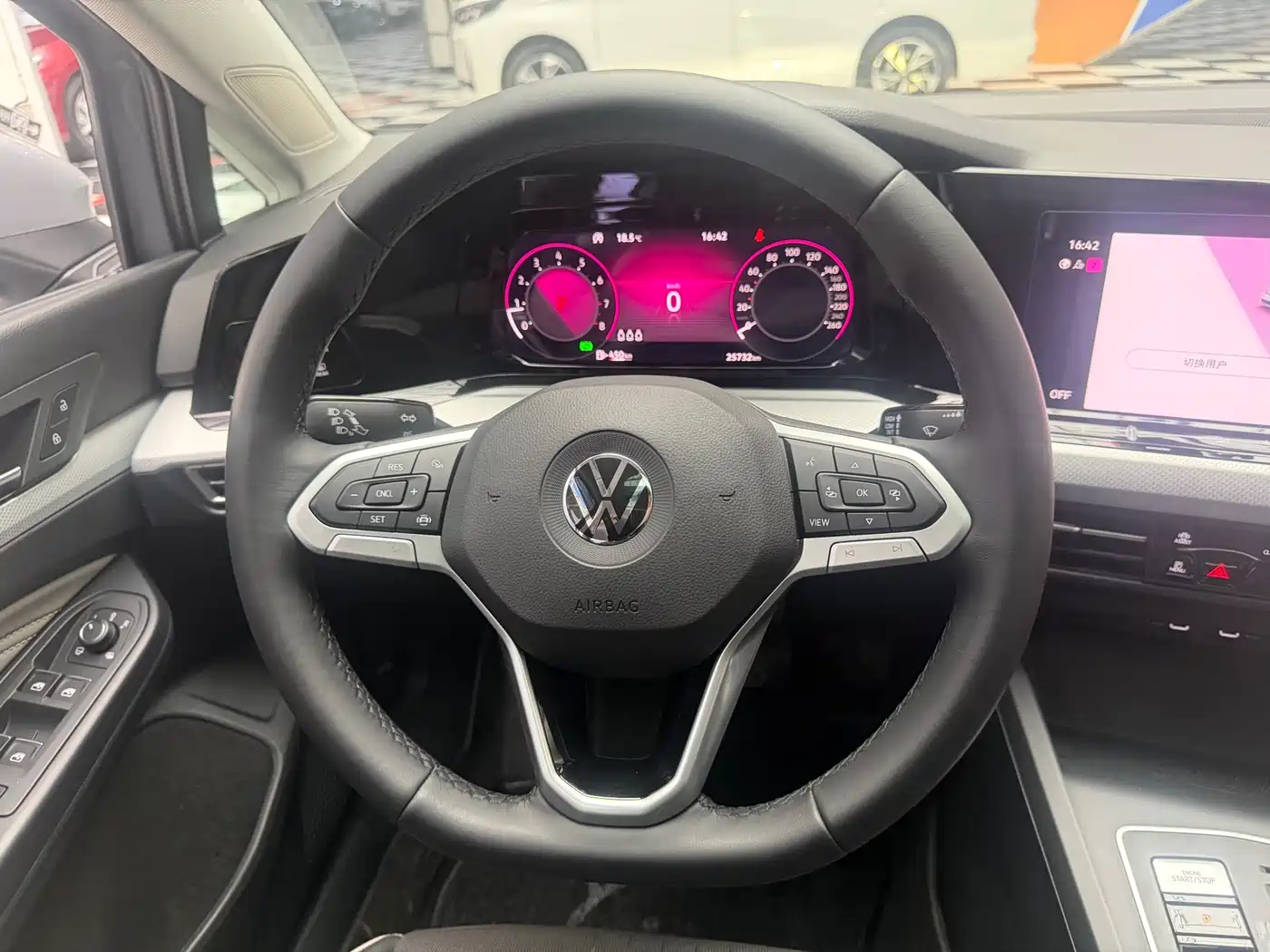 Volkswagen Golf 2021 280TSI DSG Pro фото 14