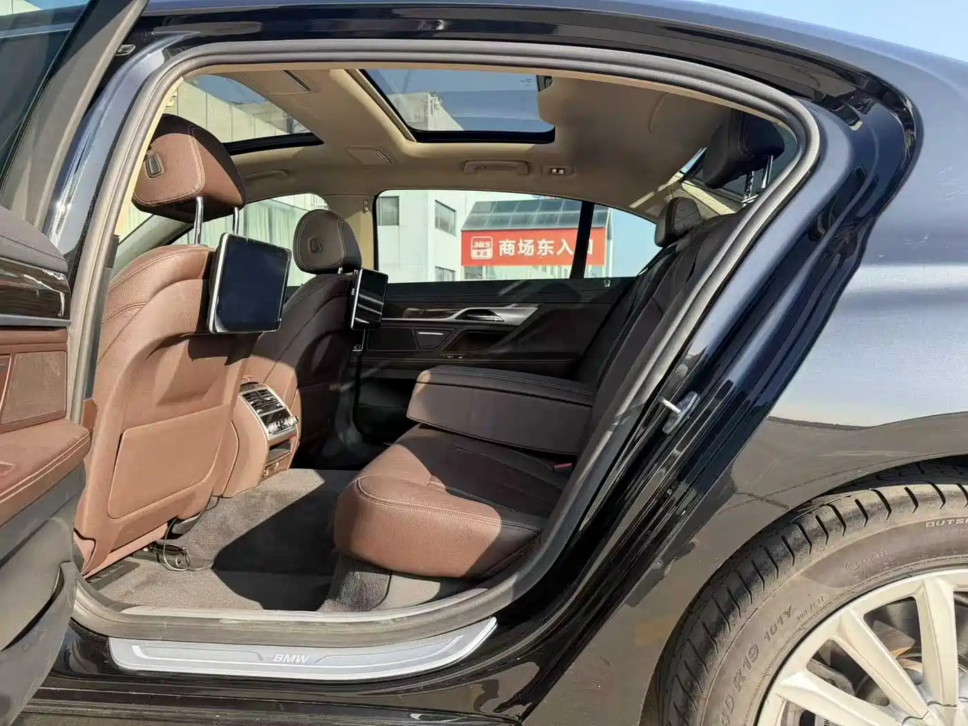 BMW 7 Series 2018 730Li Leading Type Excellence Package фото 5