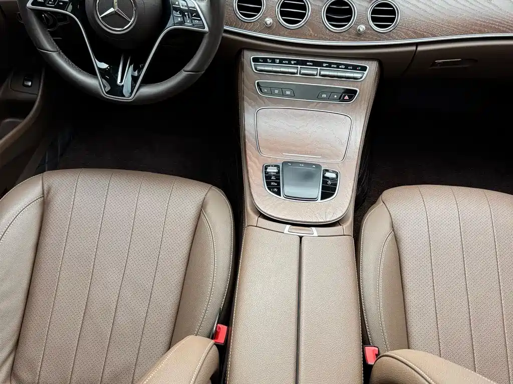 Mercedes-Benz E-Class 2023 E 300 L Fashion фото 14