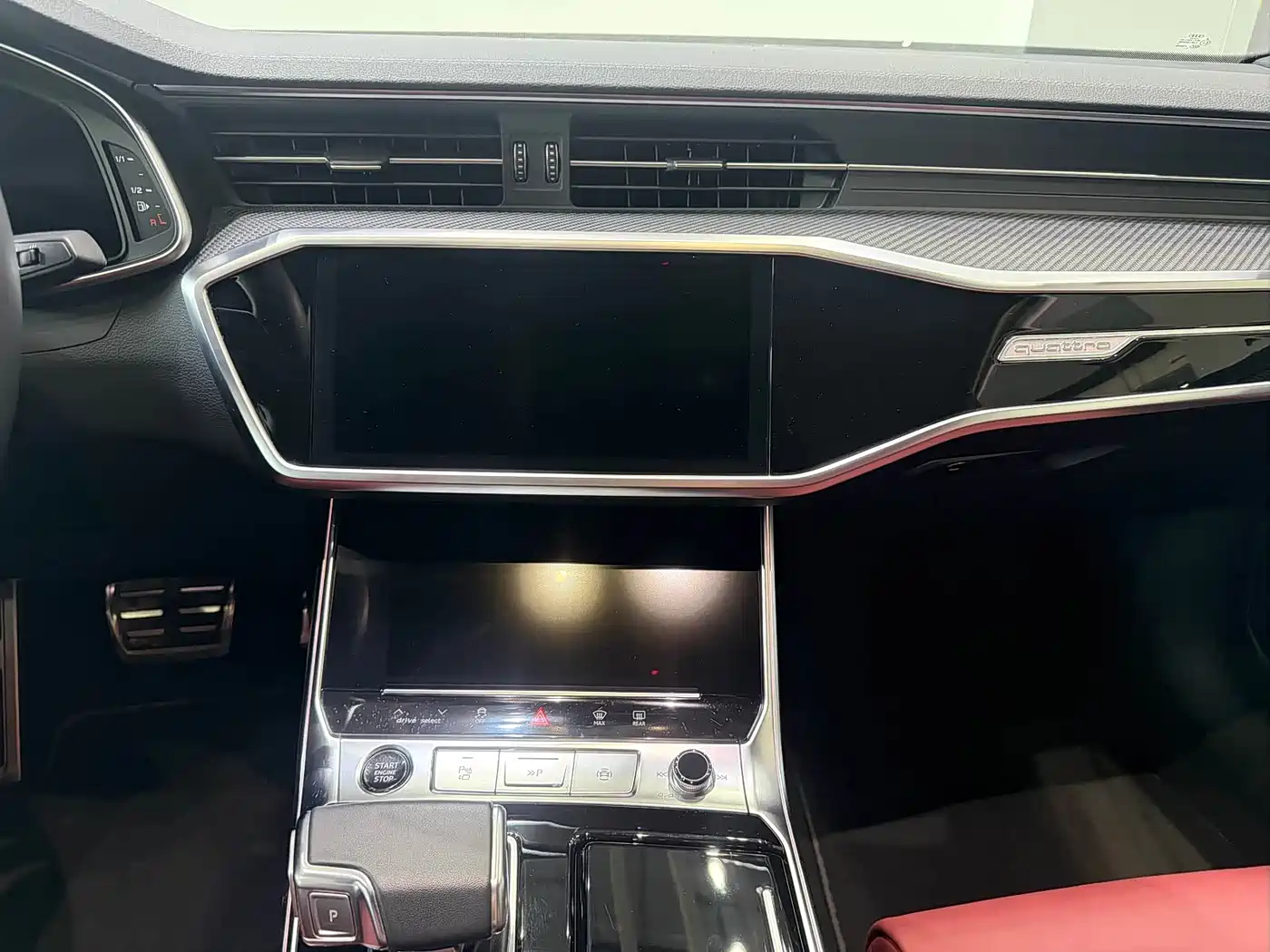 Audi A7L 2024 45 TFSI quattro S-line Black Warrior Edition фото 9