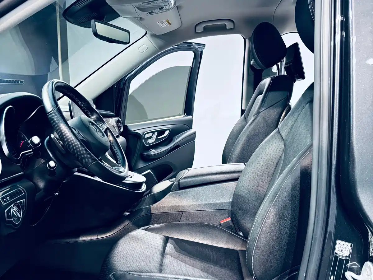 Mercedes-Benz V-Class 2022 V 260 L Long Wheelbase Prestige Edition фото 5