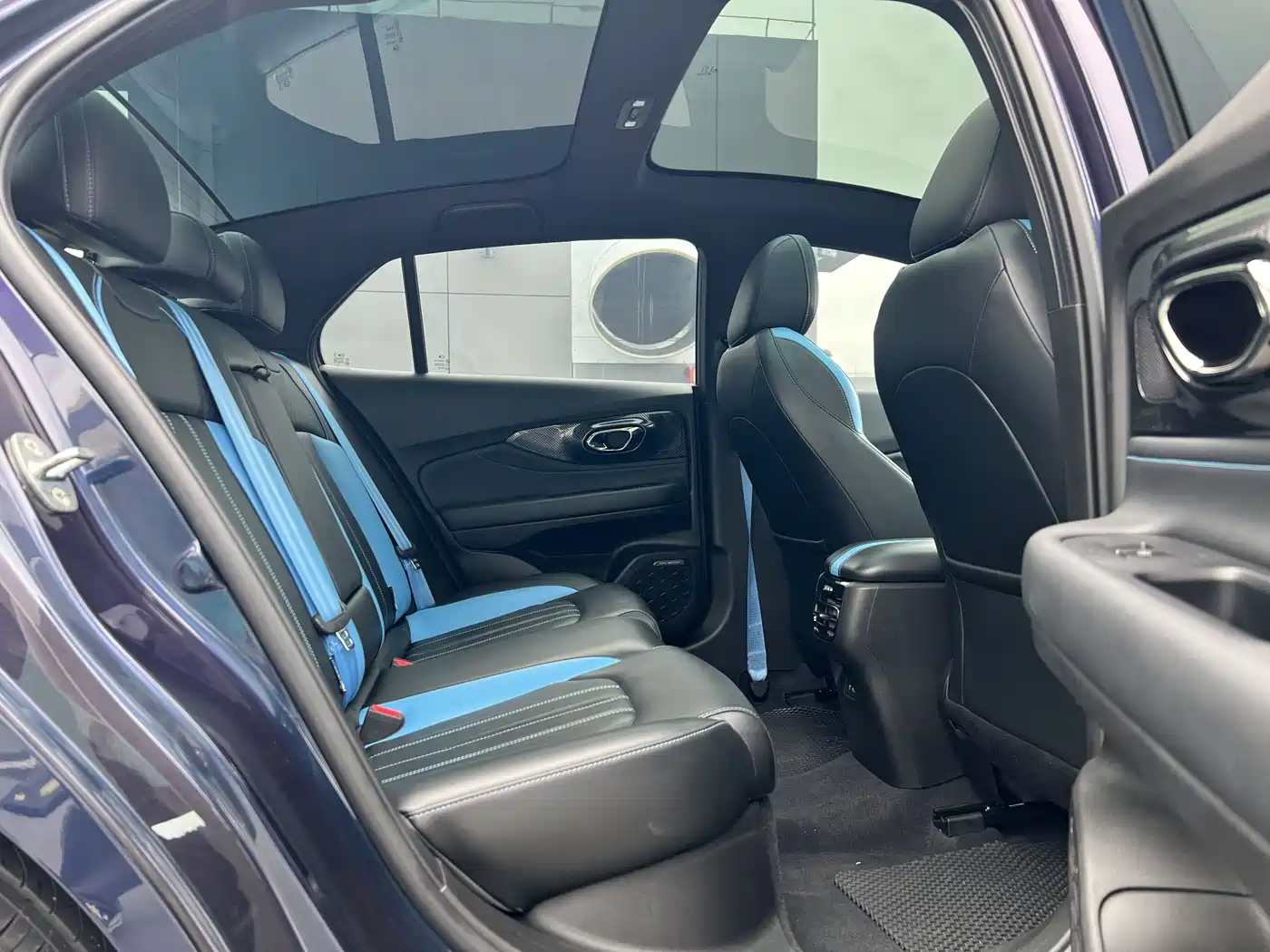 GAC Trumpchi Trumpchi Emkoo 2022 270T DCT J16 Galaxy Fighter Edition фото 29