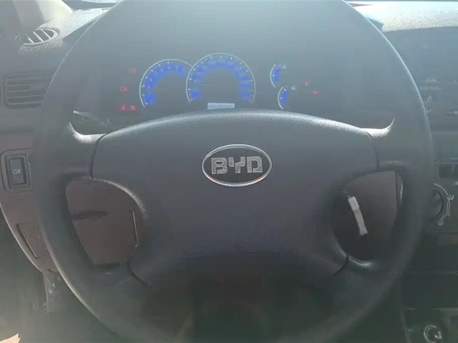 BYD F3 2013 Energy-saving Edition 1.5L Manual Standard фото 15