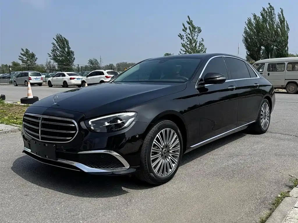 Mercedes-Benz E-Class 2023 E 300 L Fashion
