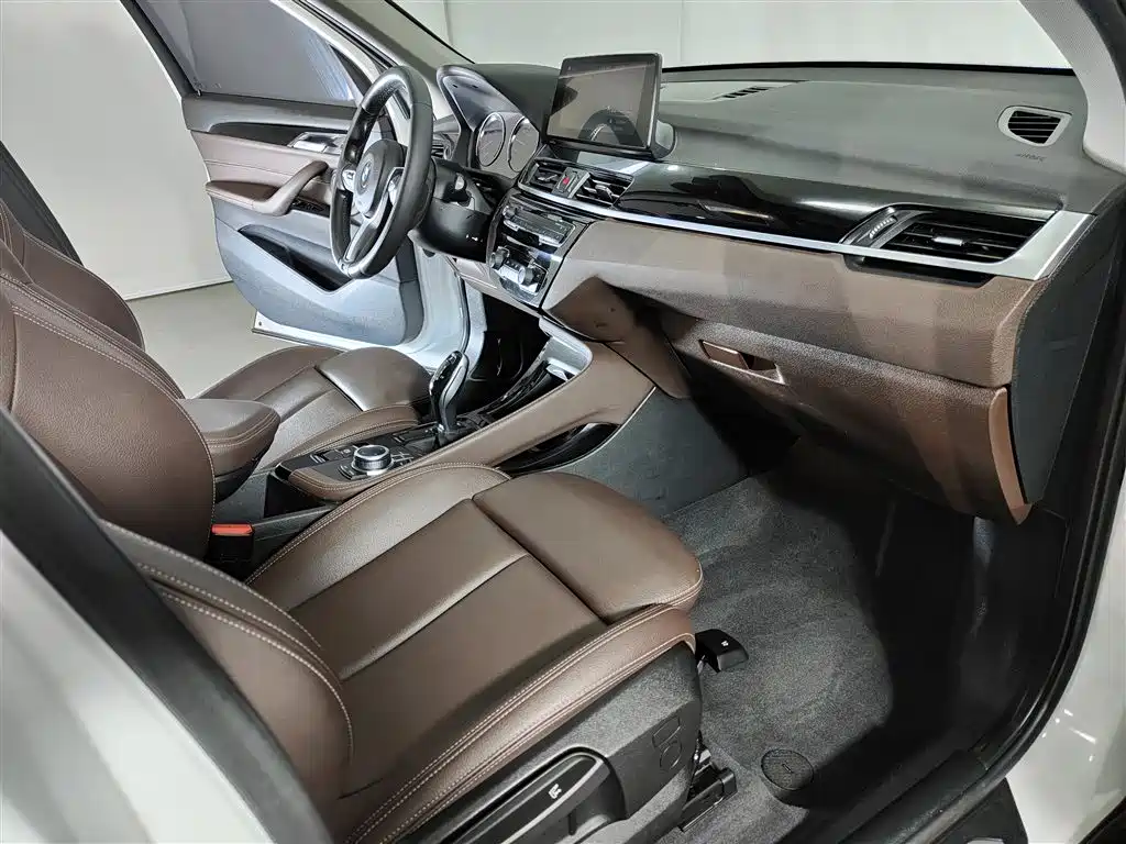 BMW X1 2020 sDrive20Li Premium Edition фото 6