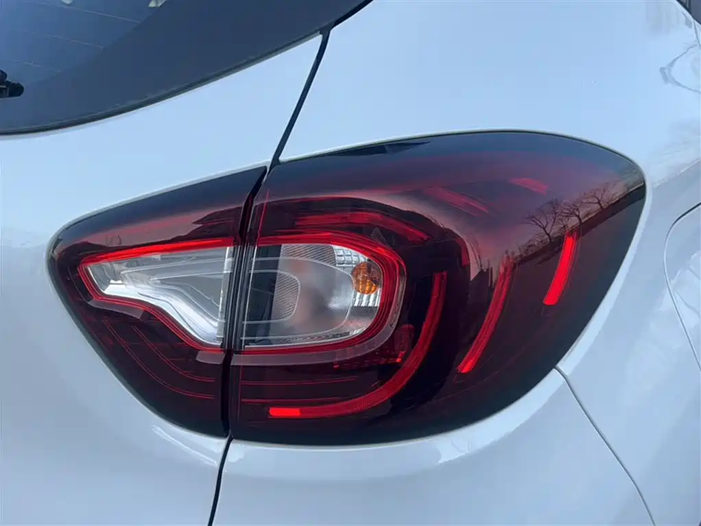 Renault Captur 2019 2018 TCe190 Urban Style