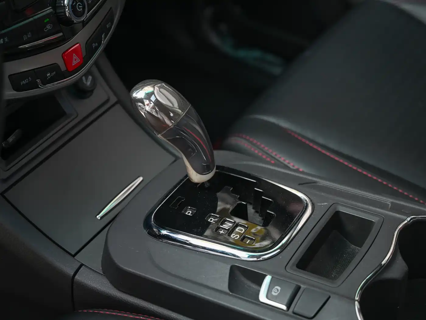 BYD S7 2015 2.0T Automatic Premium фото 15