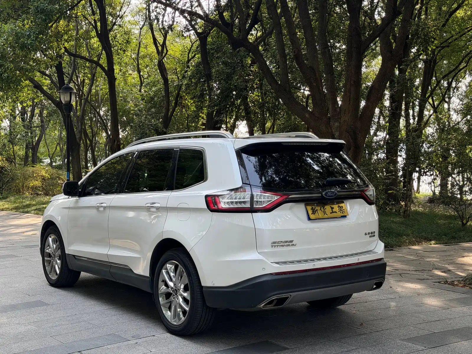 Фото 12 - Ford Edge