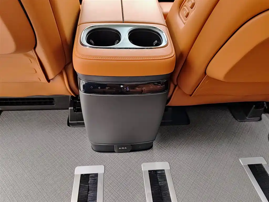 GAC Trumpchi Trumpchi Xiangwang M8 2025 Model QianKun Series Ultra First Class фото 9