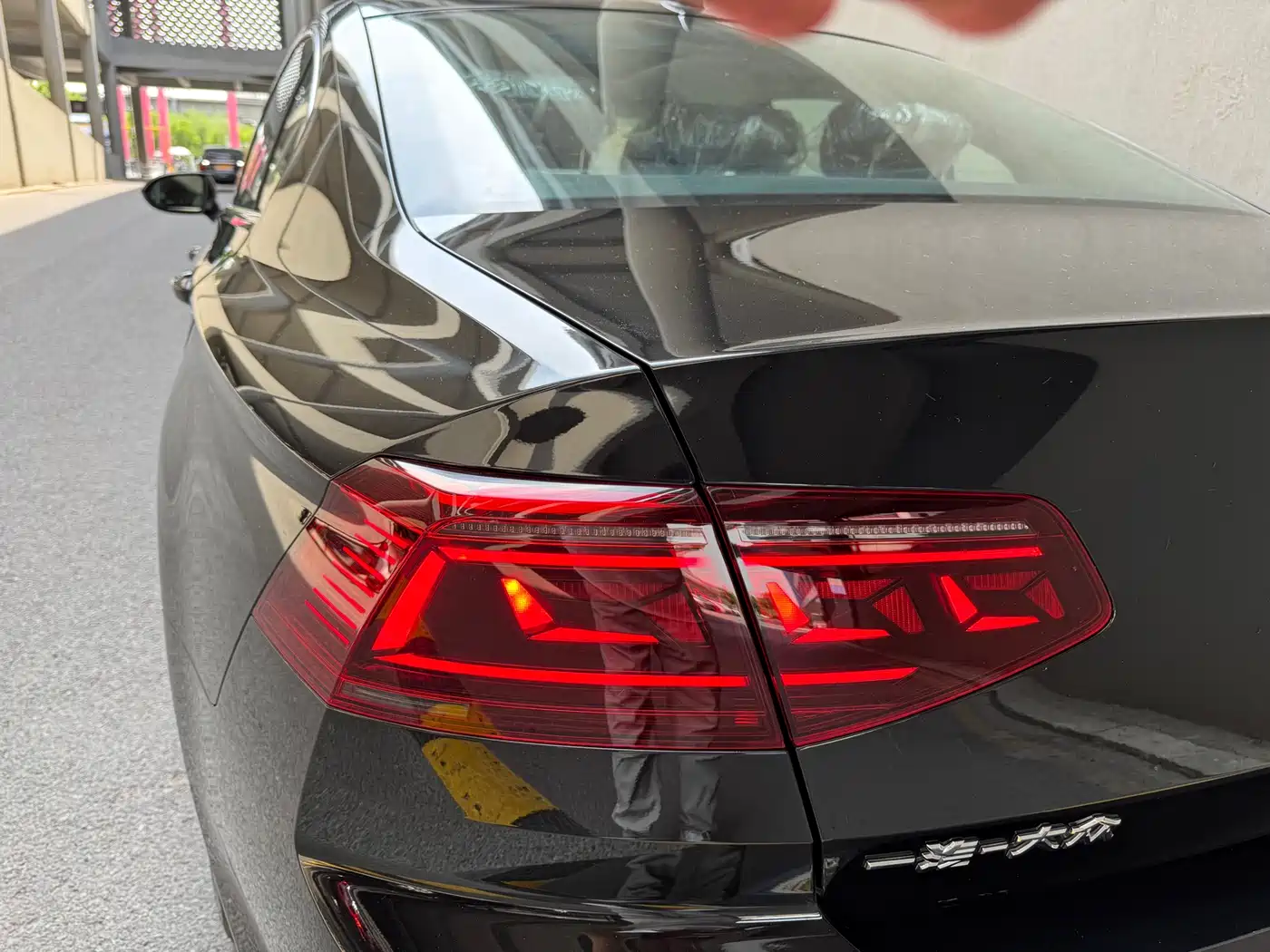 Volkswagen Magotan 2023 2 Million Units Commemorative Edition 280TSI DSG Comfort фото 26