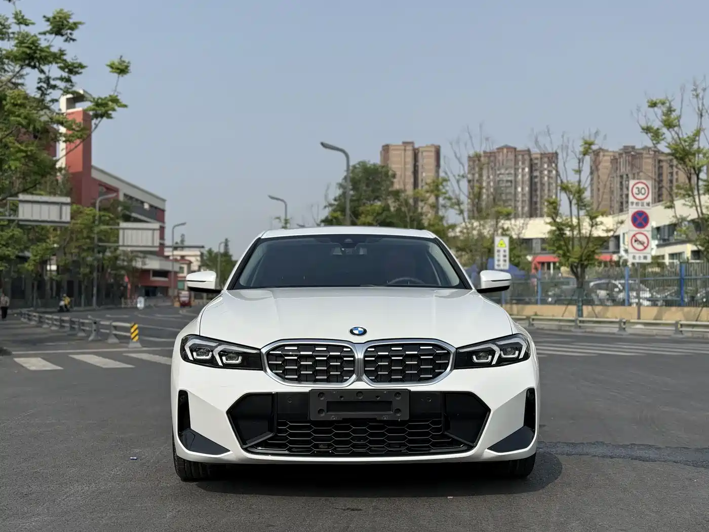 BMW 3 Series 2023 325Li M Sport Package фото 2