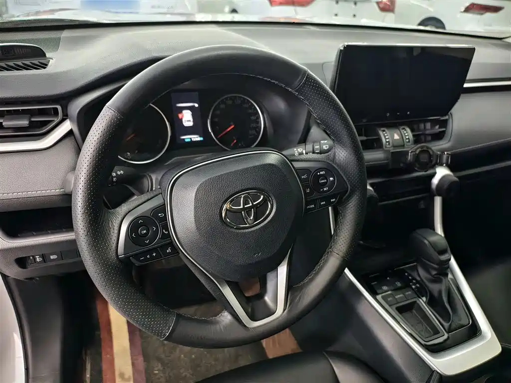 Toyota RAV4 Rongfang 2024 2.0L CVT FWD Urban Edition фото 4