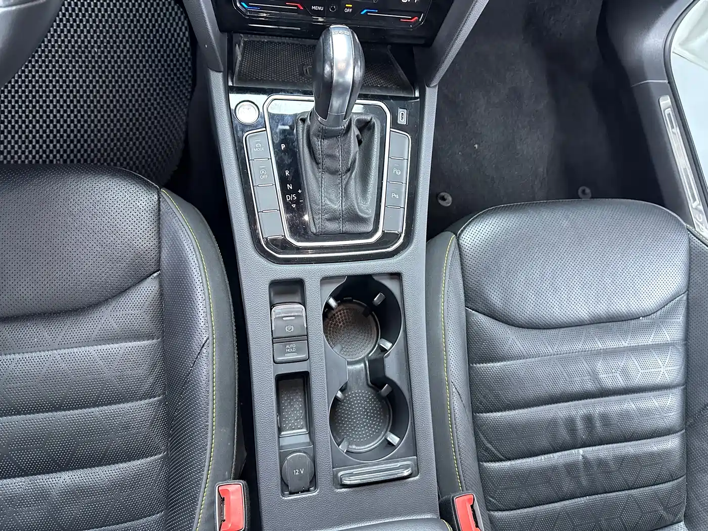 Volkswagen FAW-Volkswagen CC 2023 380TSI Eye-catching Edition фото 10