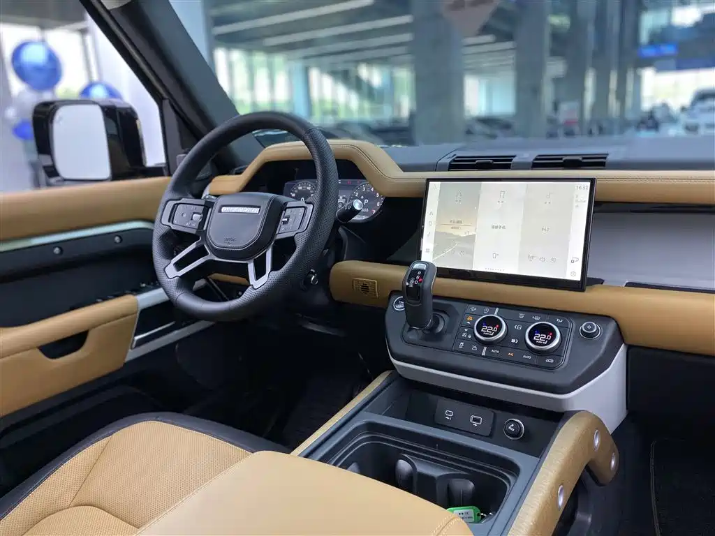 Land Rover Defender 2023 Model 110 3.0T P400 X-DYNAMIC HSE фото 13