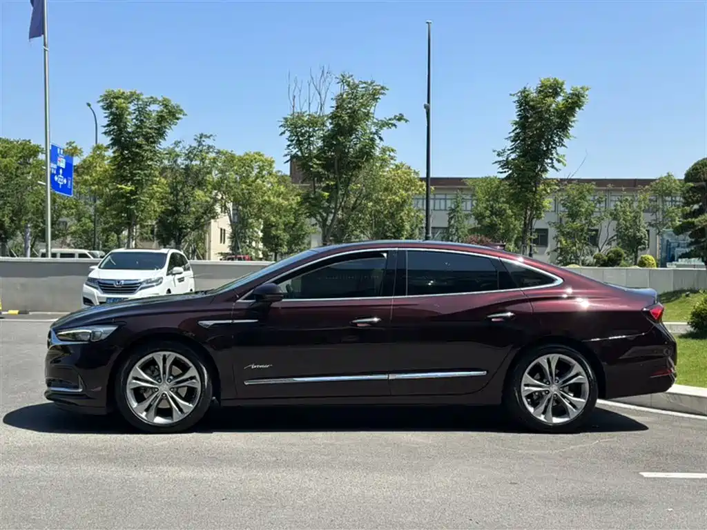 Buick LaCrosse 2022 Avenir First Edition фото 14