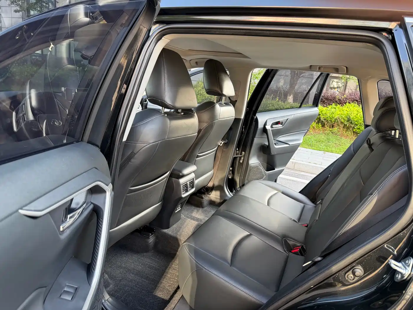 Toyota RAV4 Rongfang 2022 2.0L CVT 2WD Trend Edition фото 10