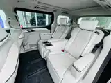 Фото 9 - Volvo EM90