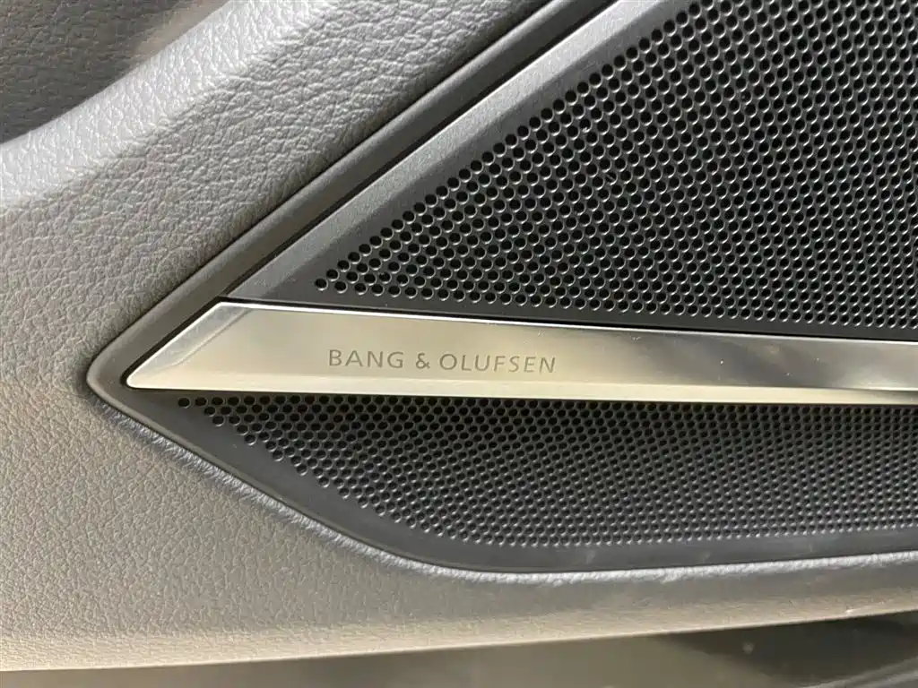Audi A8 2022 A8L 55 TFSI quattro Luxury Collector's Edition фото 9