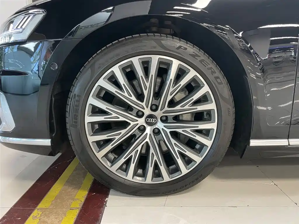 Audi A8 2022 A8L 55 TFSI quattro Luxury Collector's Edition фото 27