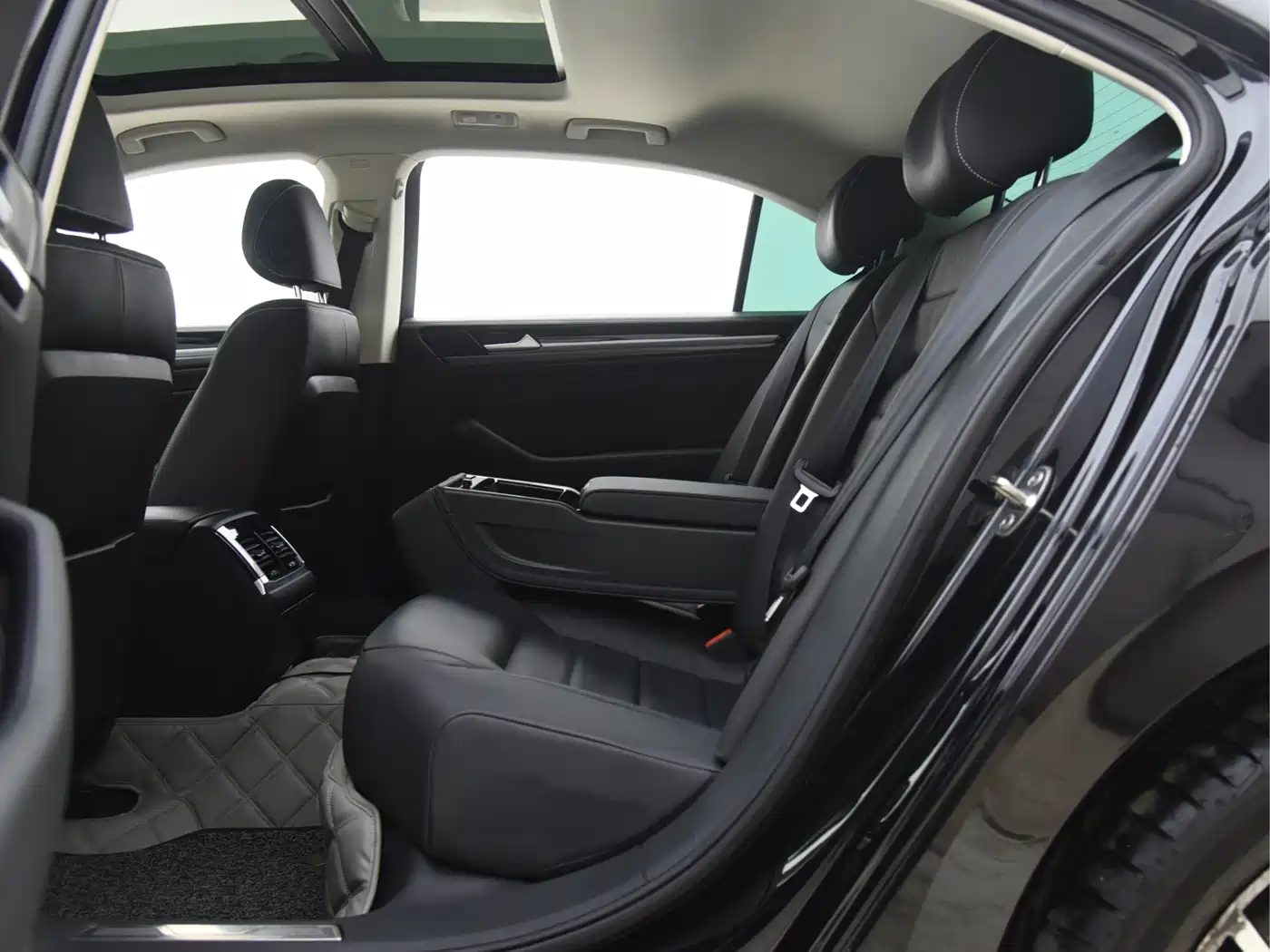 Volkswagen Phideon 2019 380TSI 2WD Business Edition China V фото 8