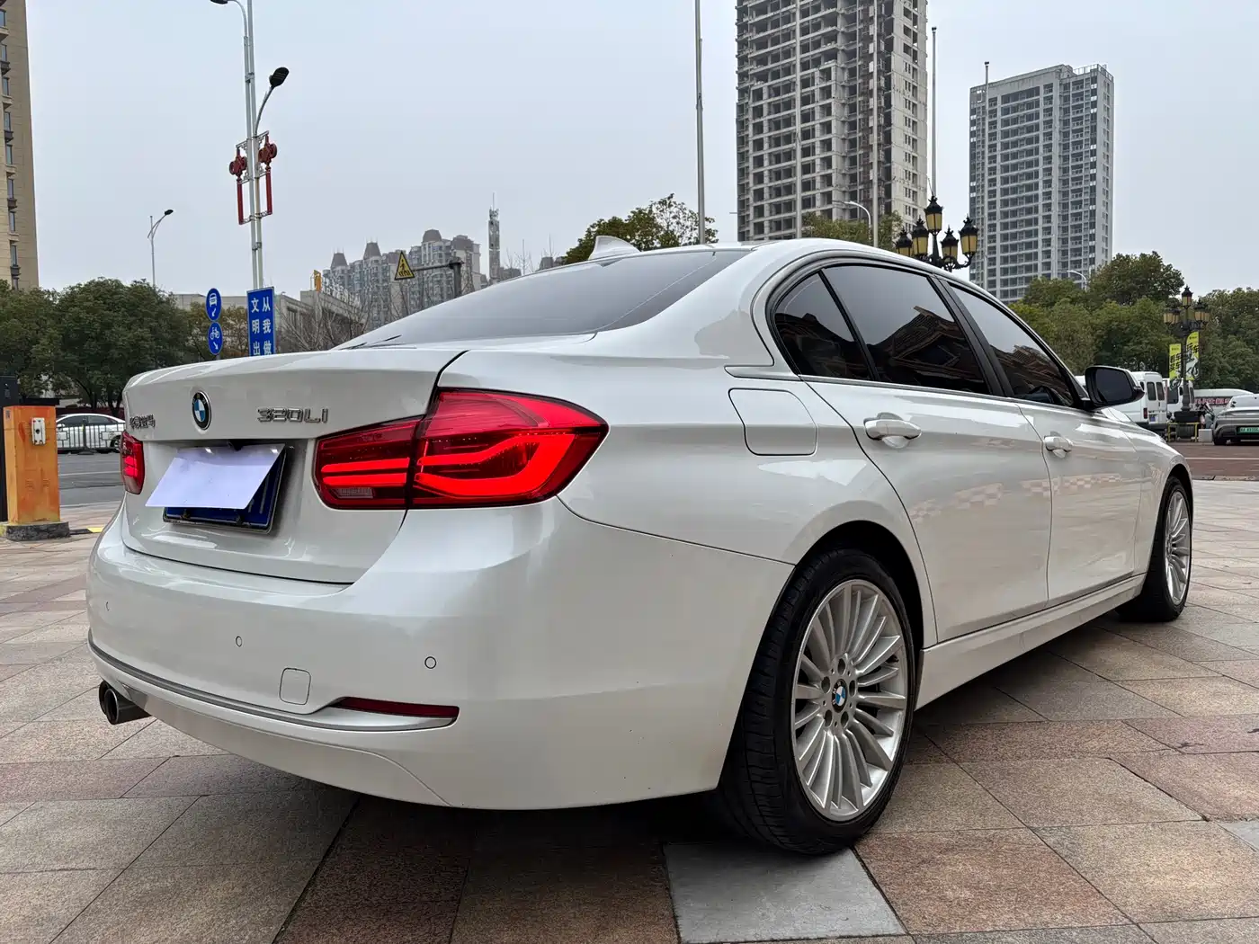 BMW 3 Series 2018 320Li Fashion Style фото 22