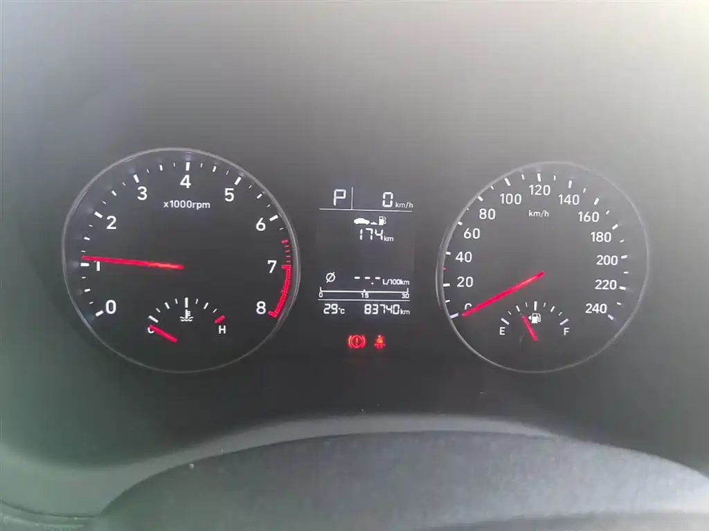Hyundai Elantra 2018 1.6L Automatic Pleasing Edition GL China VI фото 12