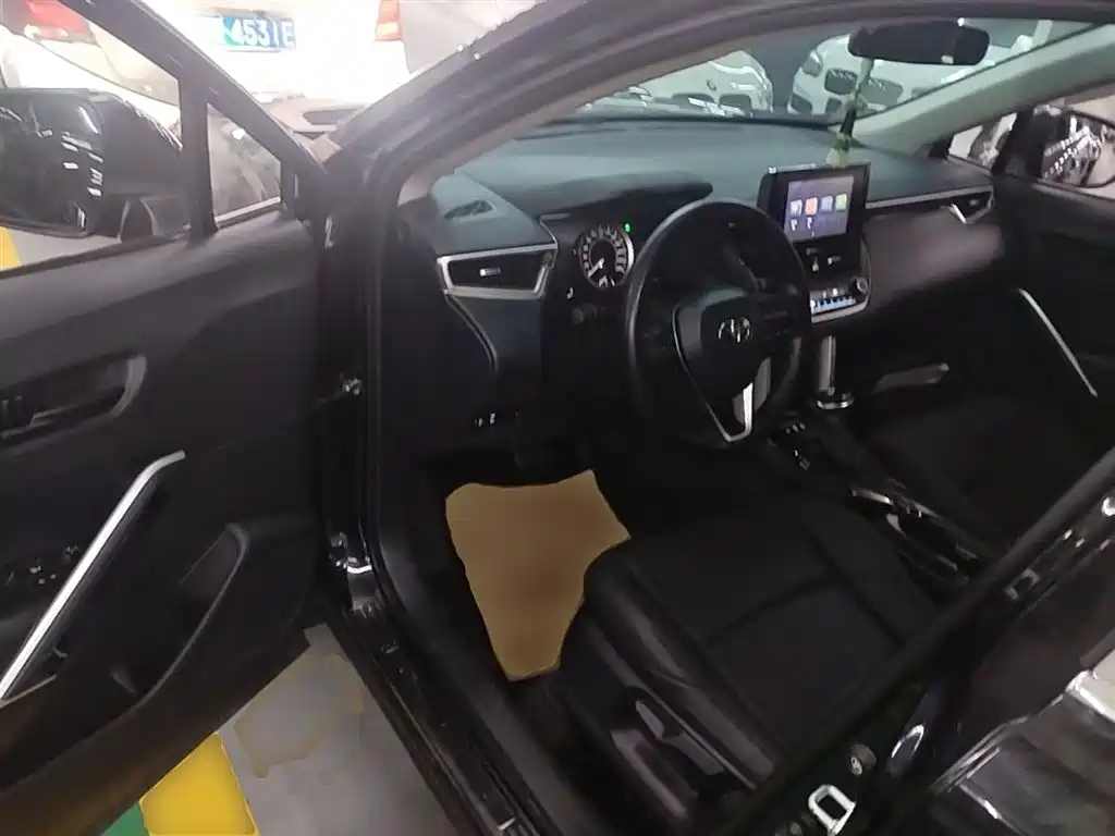 Toyota Frontlander 2022 2.0L CVT Elite фото 16