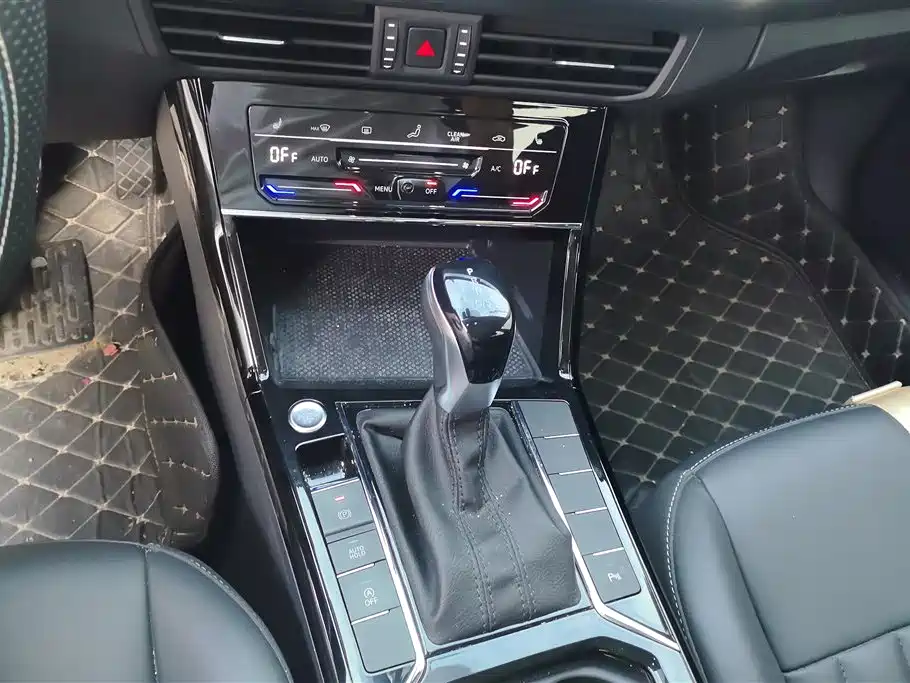 Volkswagen Passat 2023 330TSI Elite Edition фото 16