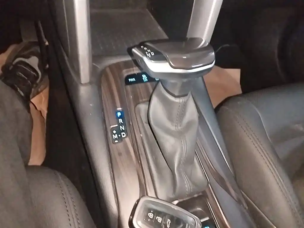 Toyota Frontlander 2022 2.0L CVT Elite фото 14