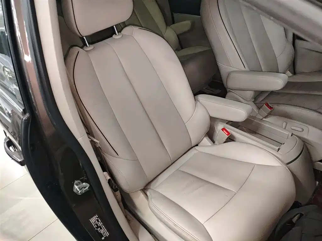 Buick GL8 2021 Land Business Class 652T Premium фото 17