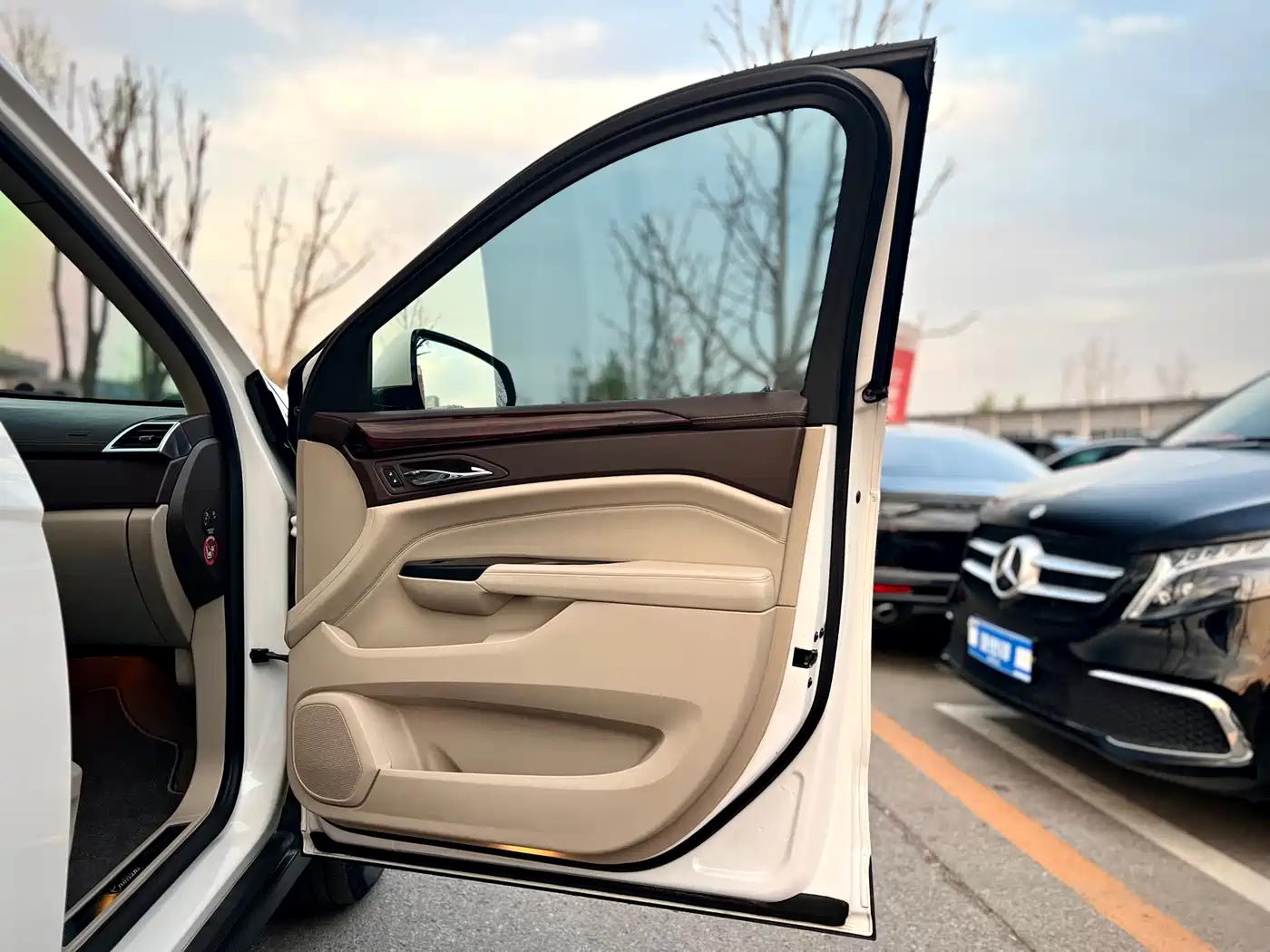 Cadillac SRX 2014 3.0L Elite Model фото 37