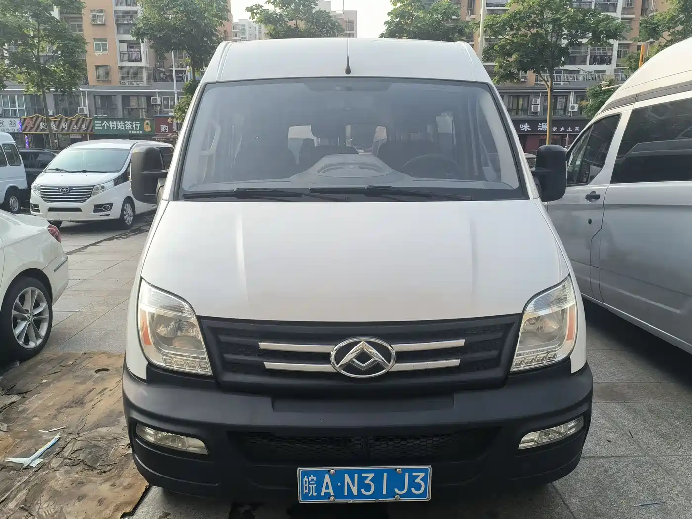 SAIC Maxus Xintu V80 2019 Model 2.5T Classic AMT Aoyuntong long wheelbase medium roof 7-seater фото 2