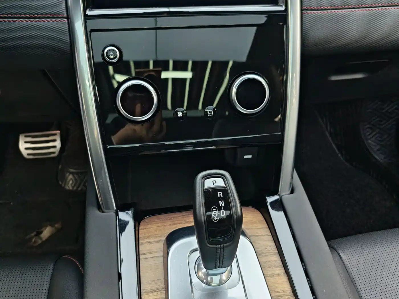 Land Rover Discovery Sport 2020 249PS R-Dynamic Performance Tech 5-seater фото 14