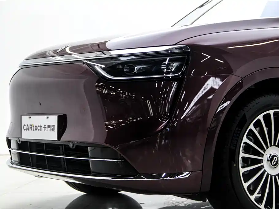 AITO Wenjie AITO M8 2025 Model Extended Range Ultra Edition 53.4kWh 5-Seater фото 8