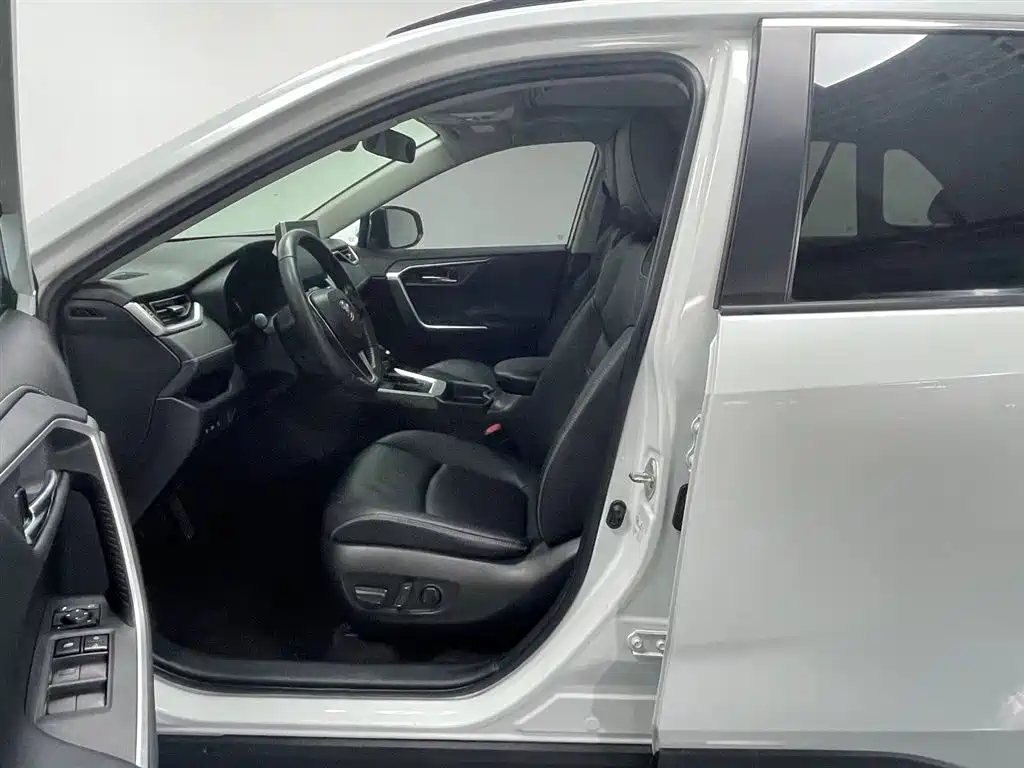 Toyota RAV4 Rongfang 2021 2.0L CVT 2WD Trend PLUS фото 10