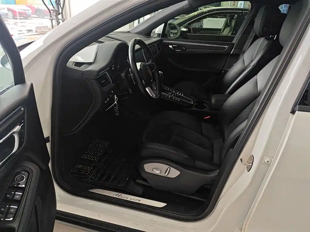 Porsche Macan 2017 Macan 2.0T фото 11