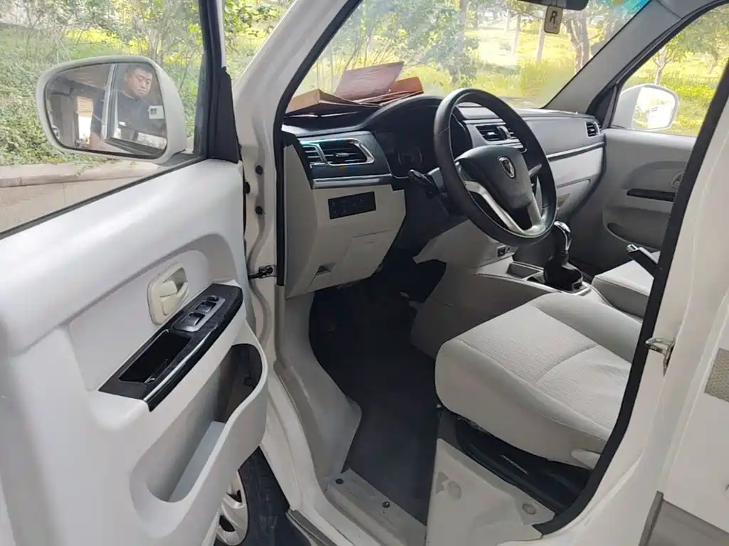 Jinbei New Hiace X30L 2023 2022 1.5L Fortune Van without AC China VI SWC15M