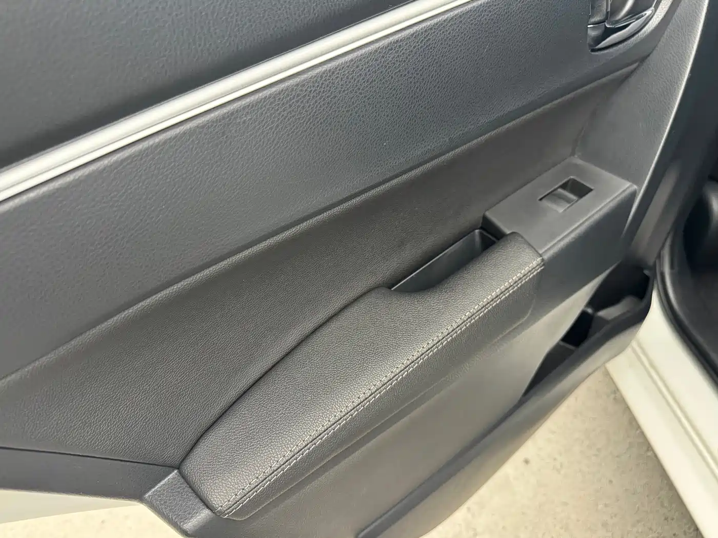 Toyota Corolla 2017 Facelift 1.2T S-CVT GL фото 14