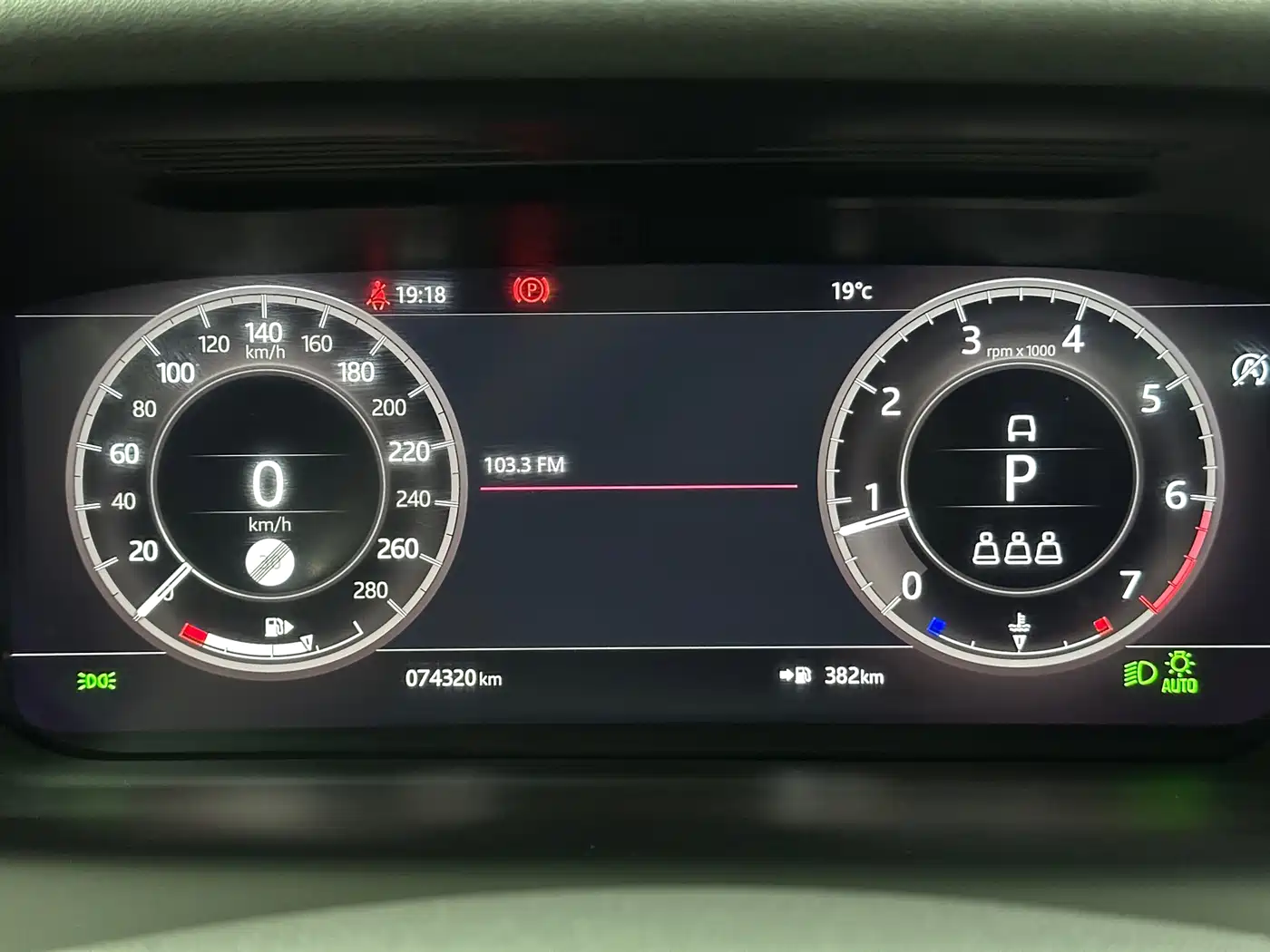 Land Rover Discovery Sport 2020 249PS R-Dynamic Performance фото 19