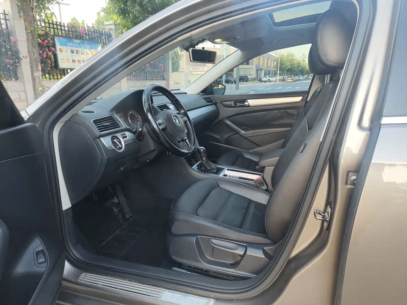 Volkswagen Passat 2014 1.4TSI DSG Luxury Edition фото 4
