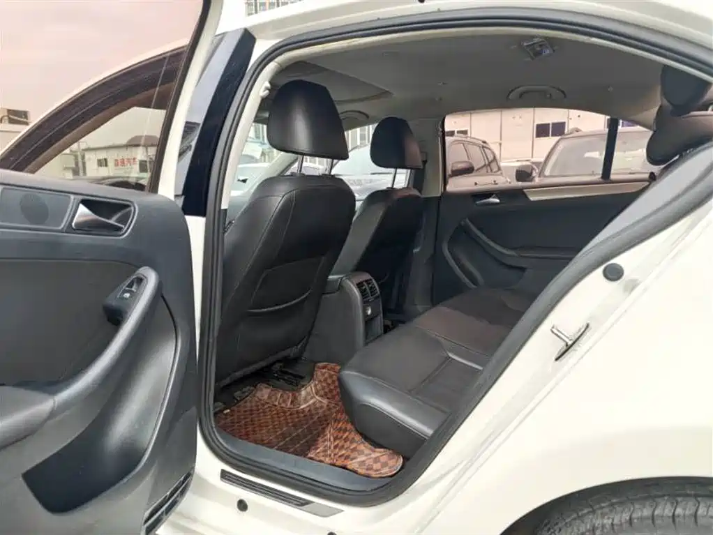 Volkswagen Sagitar 2014 1.4TSI Automatic Luxury фото 9