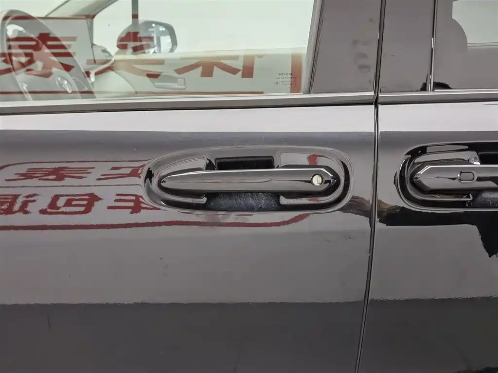 Toyota Sienna 2023 2.5L Hybrid Comfort Edition фото 18