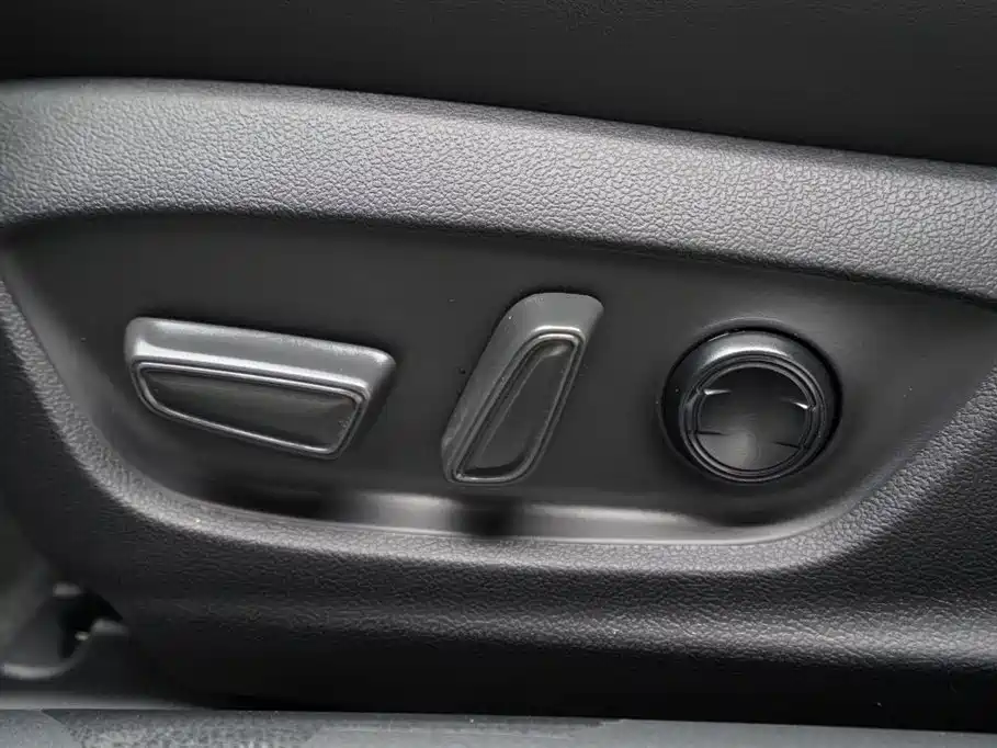Toyota Avalon 2026 2023 2.0L Luxury Edition