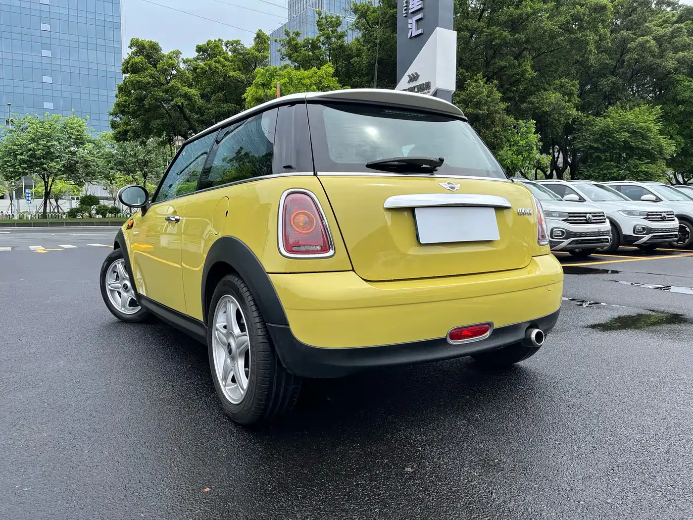 MINI MINI 2010 2010 1.6L COOPER 50 Mayfair