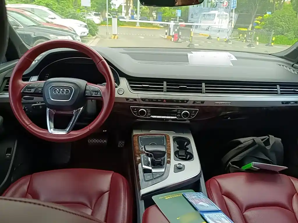 Photo 6 - Audi Q7