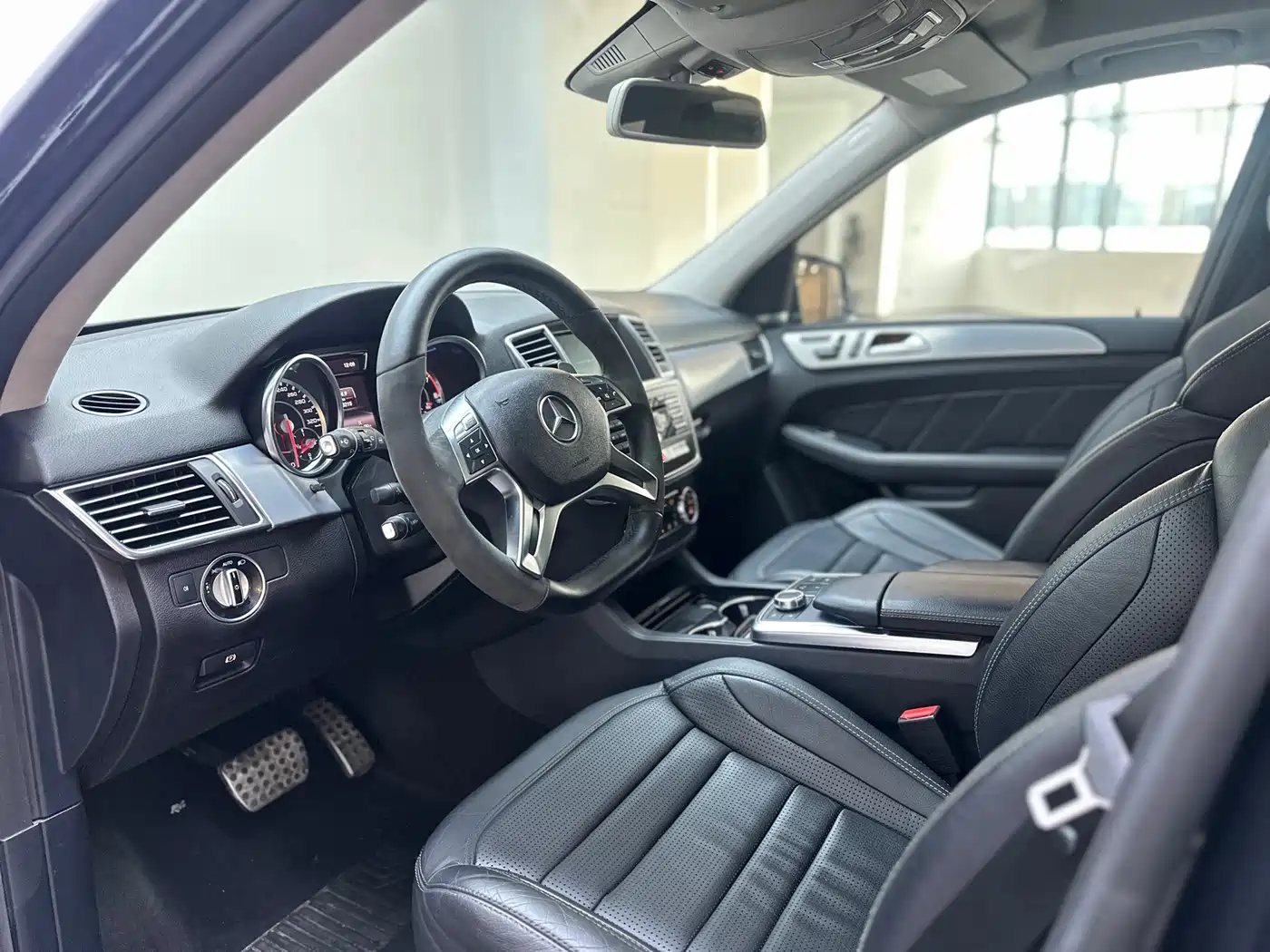 Mercedes-Benz M-Class AMG 2014 AMG ML 63 фото 8