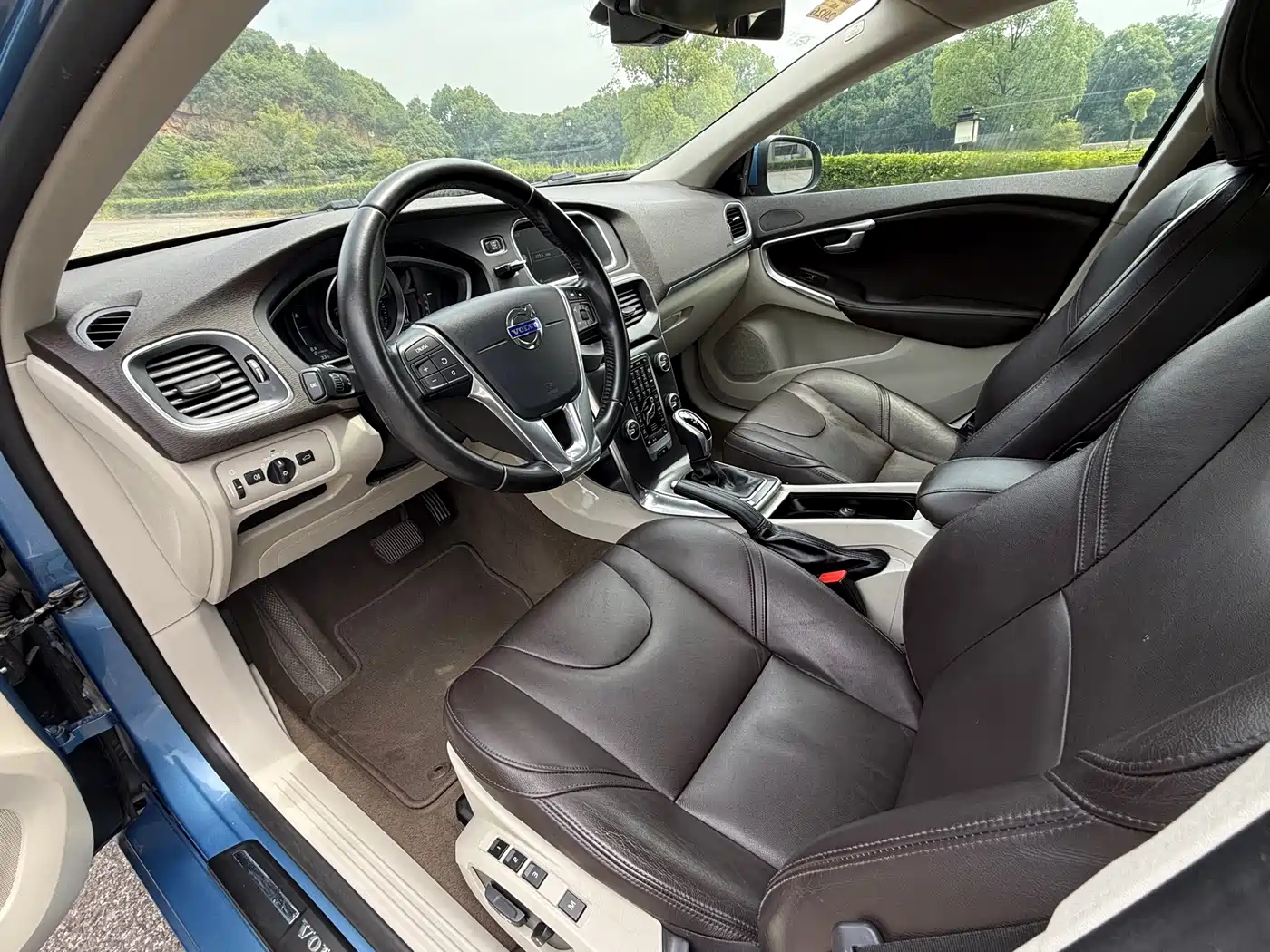Фото 7 - Volvo V40